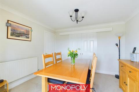 9 Maes Tyrnog, Llandyrnog, Denbigh, LL16 4EW