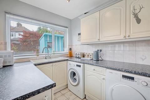 4 bedroom semi-detached house for sale, Larkshall Road, London E4