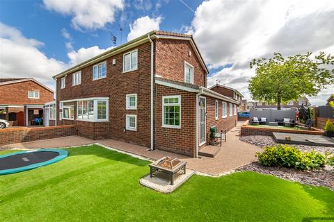 3 bedroom semi-detached house for sale, Julian Road, Gateshead NE10