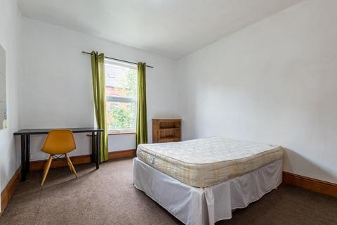 27 Manor Terrace, Headingley, Leeds, LS6 1BU