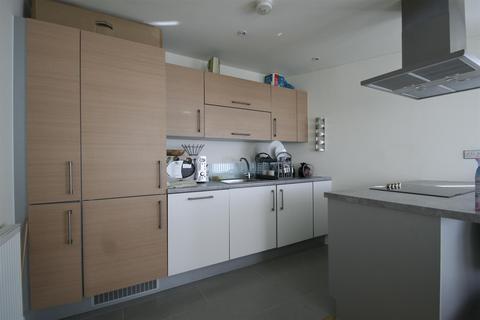 2 bedroom apartment to rent, High Street, London
