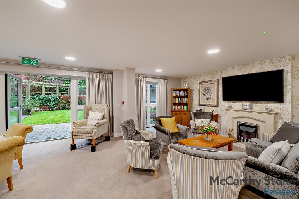 Homeowners Lounge