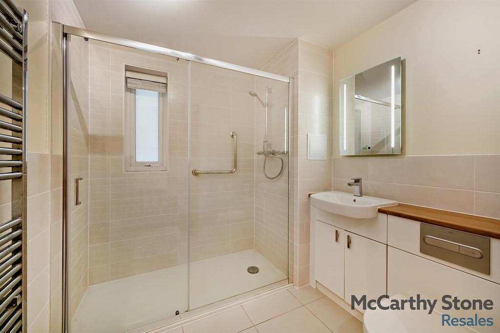 Shower Room: