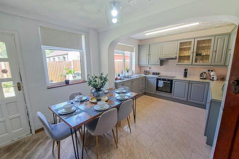 4 bedroom detached house for sale, Milton Road, Clapham, Bedford