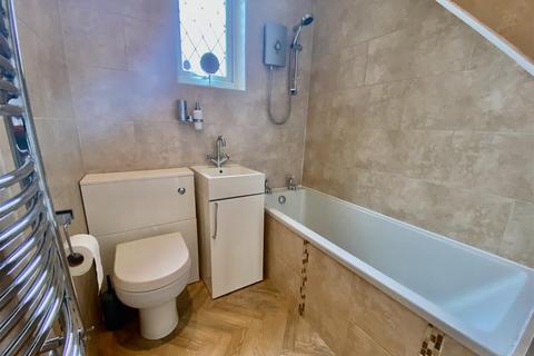21 Almond Crescent, Gateshead, NE8 2TE