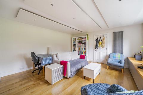 2 bedroom apartment for sale, Adelaide Road, Surbiton