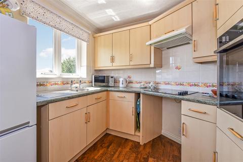 1 bedroom retirement property for sale, Alma Road, Romsey, Hampshire