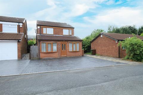 24 Broomfields, Denton, Manchester, M34 3TH