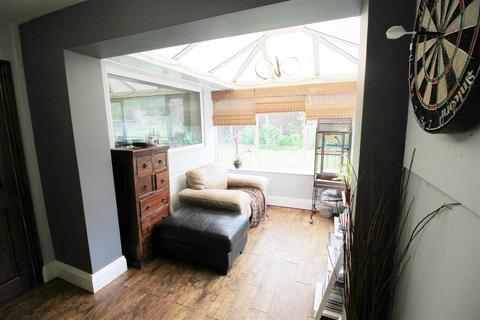 24 Broomfields, Denton, Manchester, M34 3TH