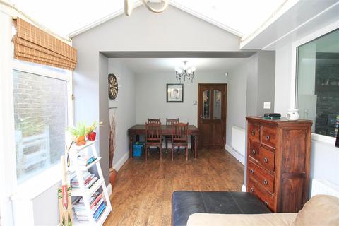 24 Broomfields, Denton, Manchester, M34 3TH