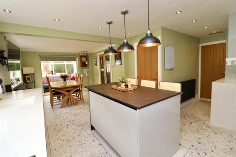 4 bedroom detached house for sale, Orchard Court, Market Weighton, York