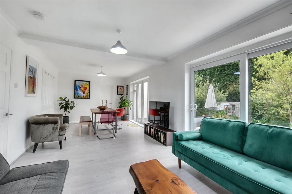 Open Plan Living/Dining Area