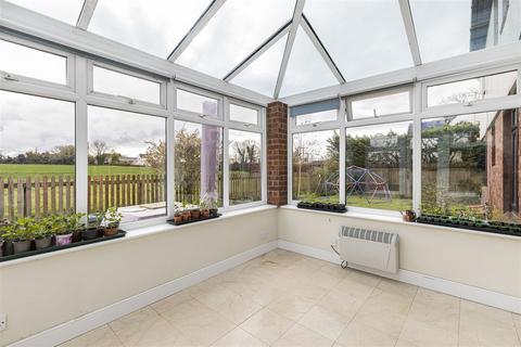 4 Queens Close, Balsham, Cambridge, CB21 4HL