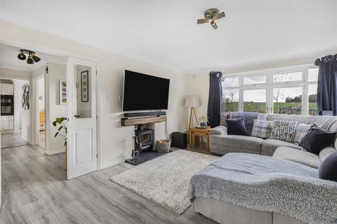 4 Queens Close, Balsham, Cambridge, CB21 4HL