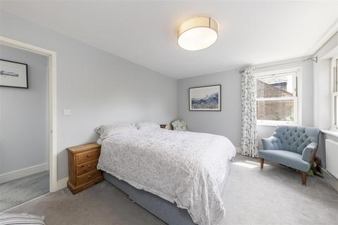 3 bedroom end of terrace house for sale, Commondale, London