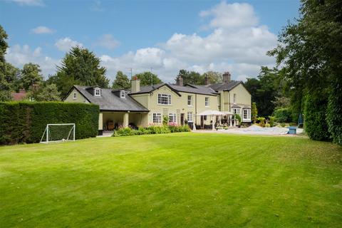 8 bedroom detached house for sale, A beautifully presented detached family residence in Hartford