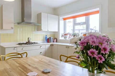 6 bedroom house for sale, Chesswood Road, Worthing