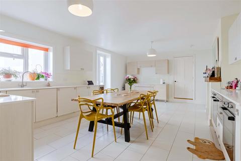 6 bedroom house for sale, Chesswood Road, Worthing