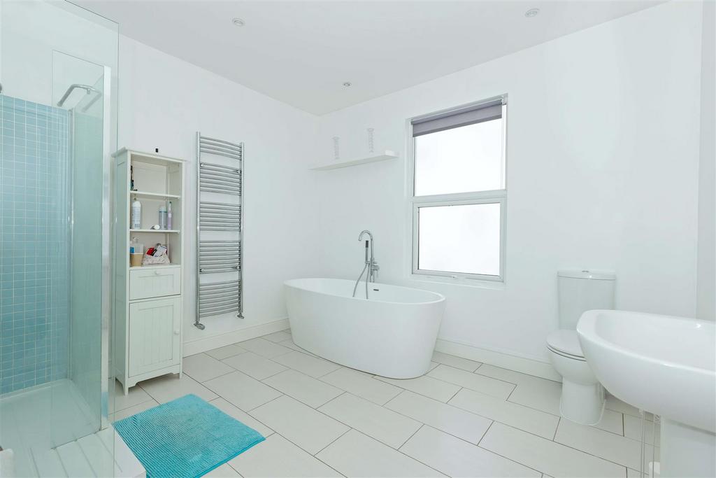31 Chesswood Rd 17.JPG