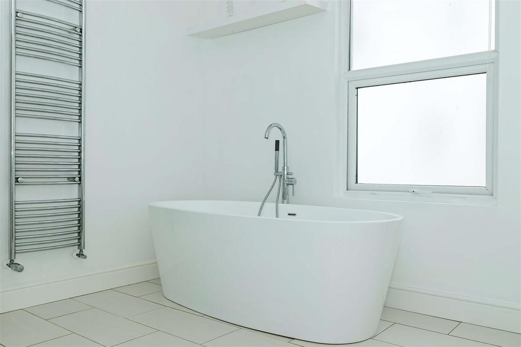 31 Chesswood Rd 18.JPG