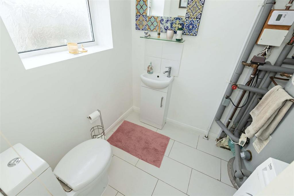 31 Chesswood Rd 33.JPG