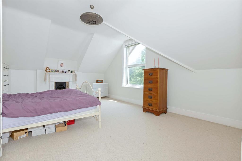 31 Chesswood Rd.JPG