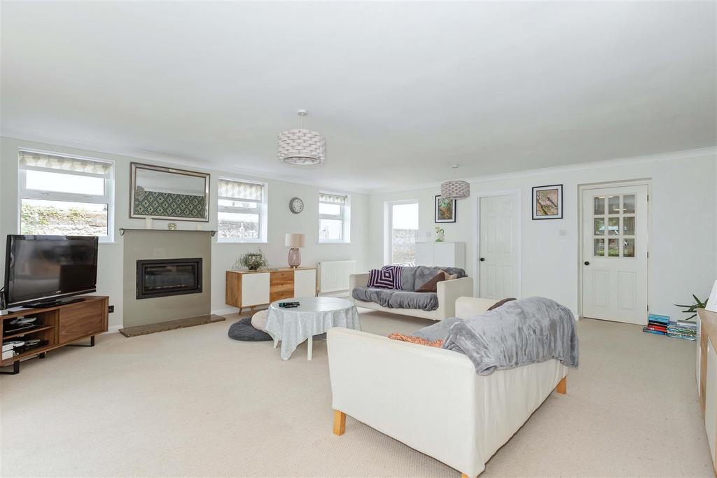 31 Chesswood Rd 31.JPG