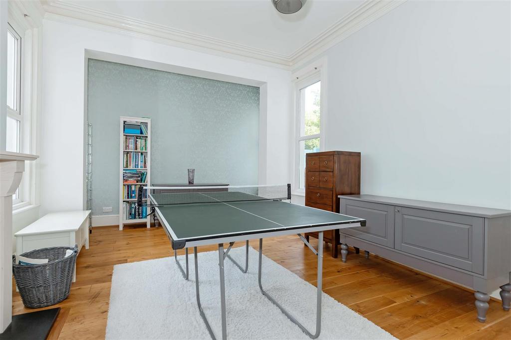 31 Chesswood Rd 25.JPG