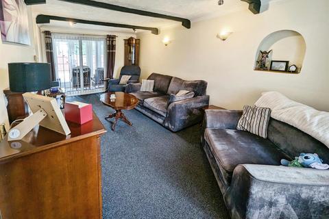 2 Warwick Way, Corby, NN17 2TF