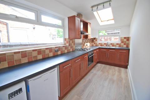 2 bedroom terraced house to rent, Shaw Road South, Stockport