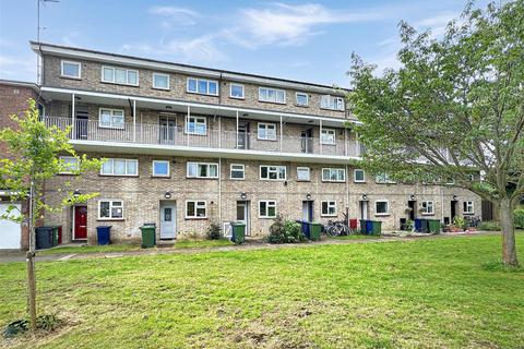 2 bedroom maisonette for sale, Wilson Close, Cambridge CB4