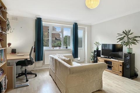 2 bedroom maisonette for sale, Wilson Close, Cambridge CB4