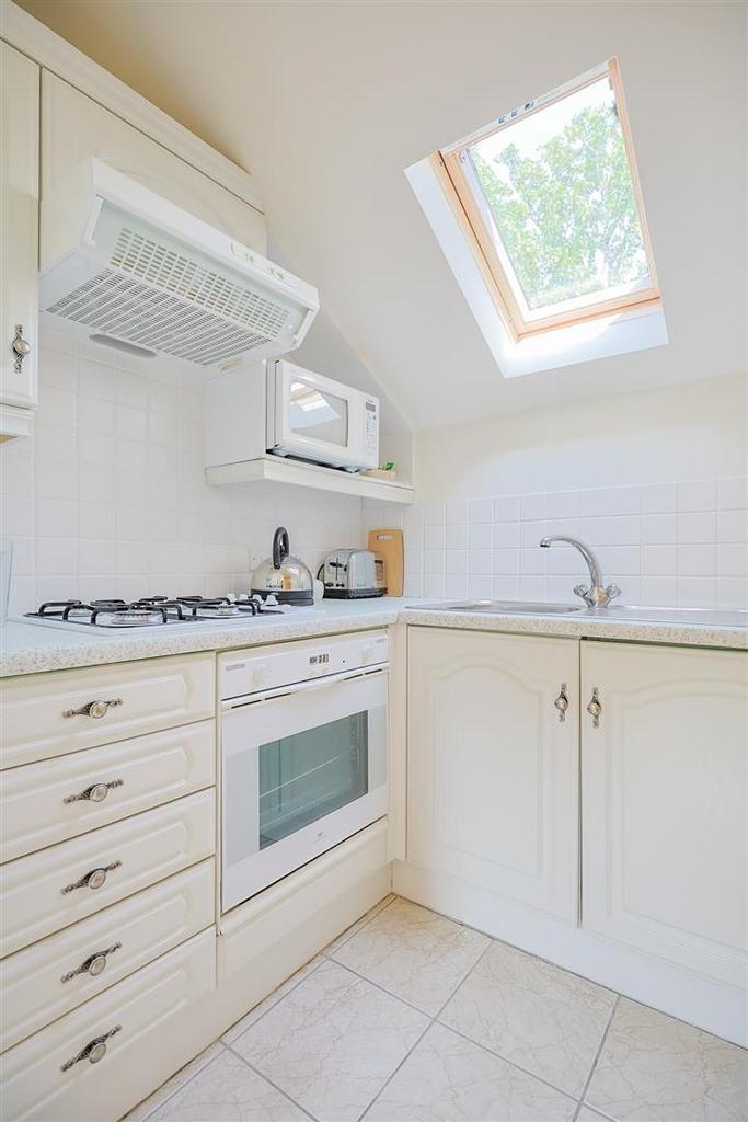 A page 2 Huntington Close - Web-35.jpg