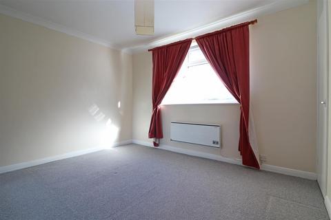 2 bedroom flat for sale, Oakfield Drive, Reigate