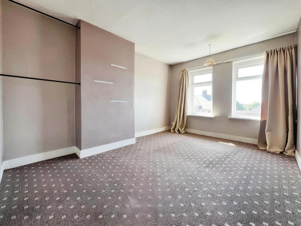 Eb70212e-main 20bedroom.jpg