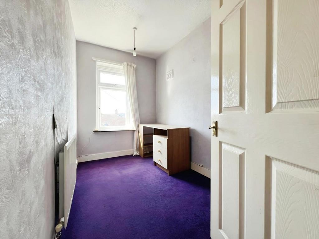 E0a60be6-little 20bedroom.jpg