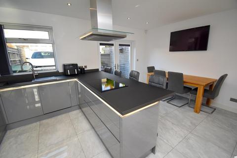 31 Derrick Road, Bristol, BS15 8DS