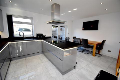 31 Derrick Road, Bristol, BS15 8DS