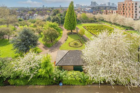 2 bedroom flat for sale, McFadden Court, Buckingham Road, London