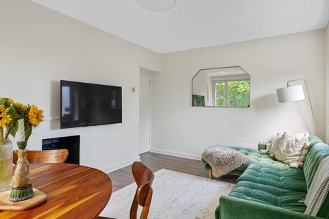 2 bedroom apartment for sale, Highbury Quadrant, London, N5