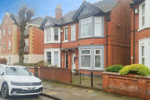 4 bedroom semi-detached house for sale, Manor Park Road, Nuneaton