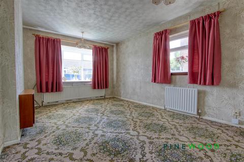15 Chestnut Drive, Clowne, Chesterfield, S43 4JG