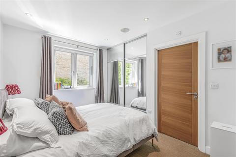 2 bedroom flat for sale, Upper Richmond Road, Putney, SW15