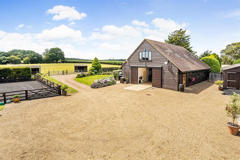 2 bedroom equestrian property for sale, Stalisfield Green, Faversham ME13