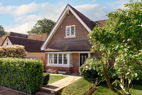 7 Downs Reach, Epsom, KT17 3DJ