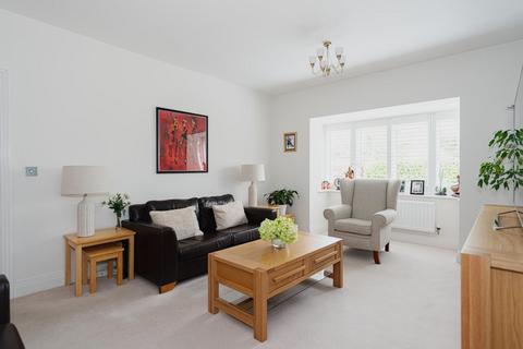 7 Downs Reach, Epsom, KT17 3DJ