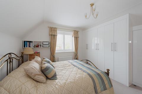 7 Downs Reach, Epsom, KT17 3DJ