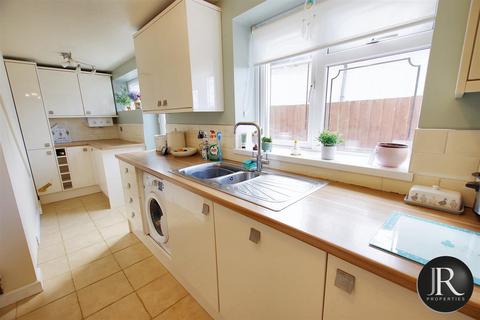 25 Queensway, Rugeley, WS15 1NN