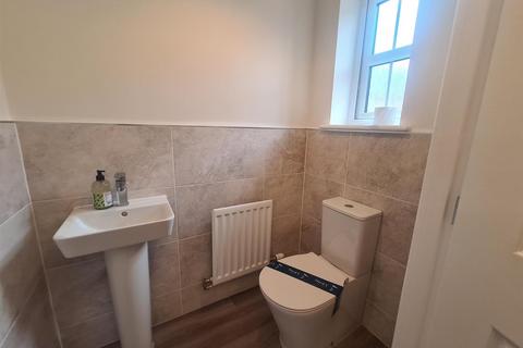 3 bedroom end of terrace house to rent, Hope Drive, Whitehaven CA28