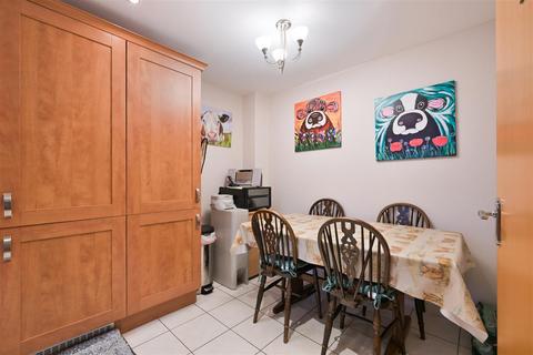 3 bedroom terraced house for sale, Horton Crescent, Epsom